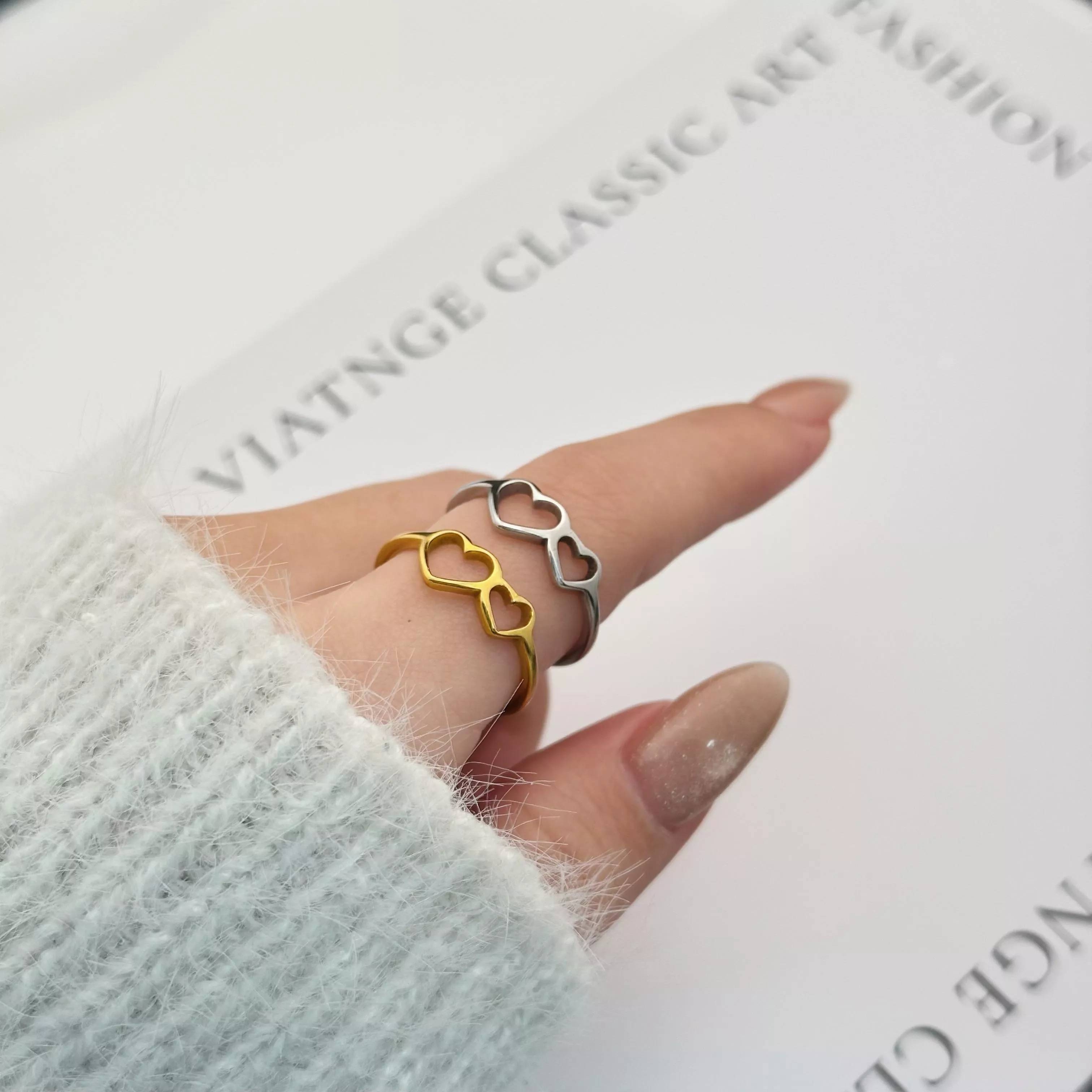 心心相扣鏤空戒