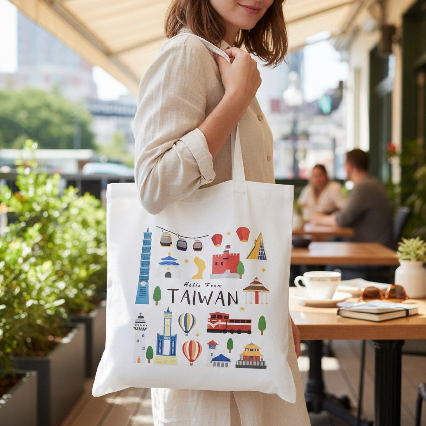 台灣地圖插畫帆布袋：印有各地特色美食與景點