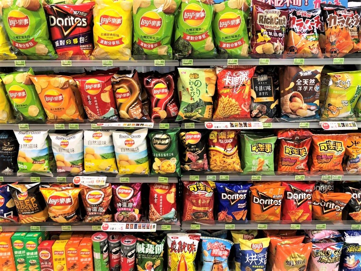 留學生送禮地雷：台灣零食與食品伴手禮可能因過敏、飲食文化或海關限制而不適合送外國朋友
