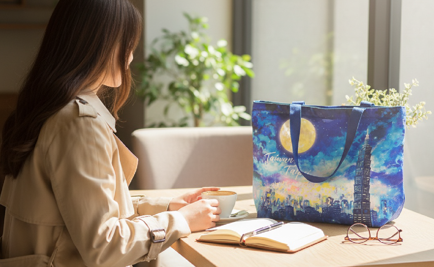 台北101圖案的帆布袋，台灣製造台灣設計，給想要買在地台灣紀念品的你。
