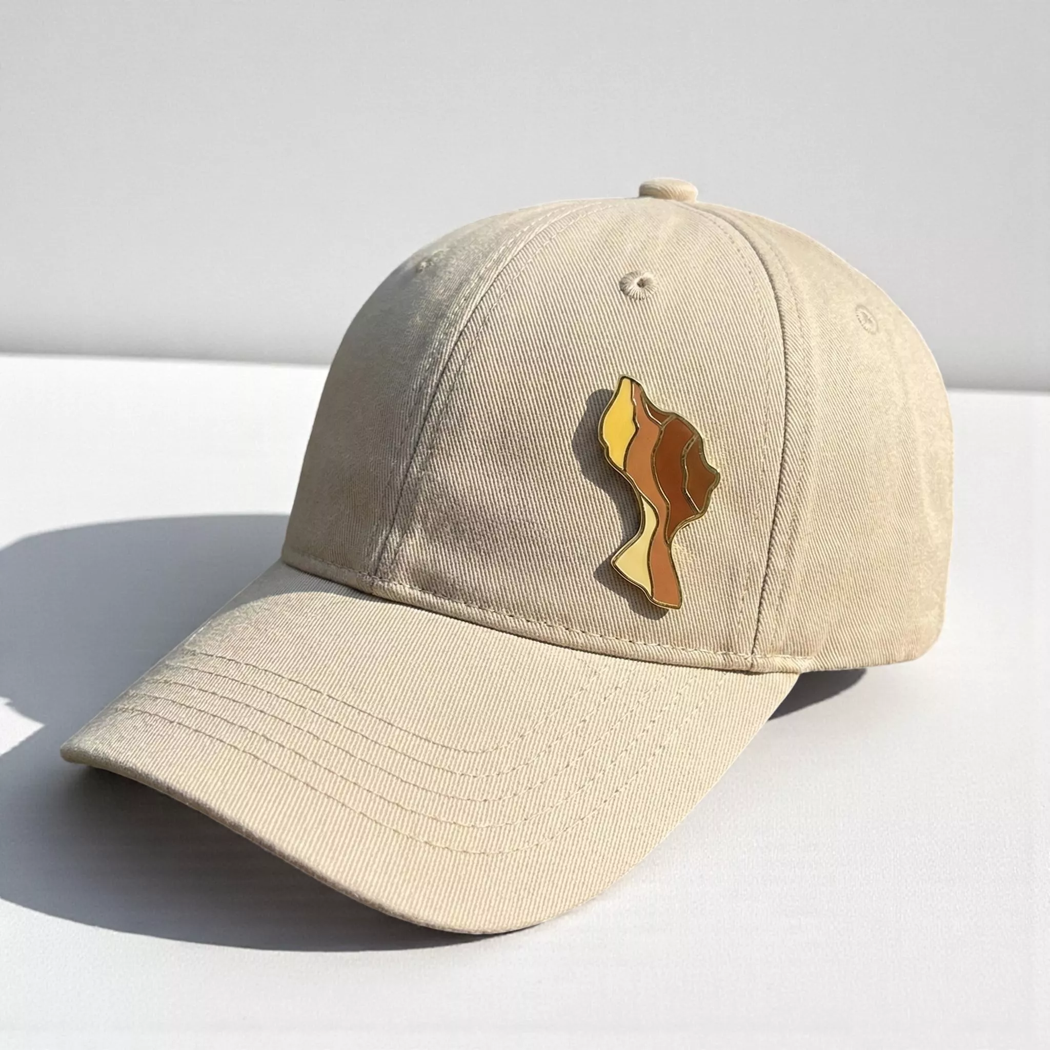 野柳女王頭 – 金屬徽章｜Yehliu Queen’s Head – Metal Pin