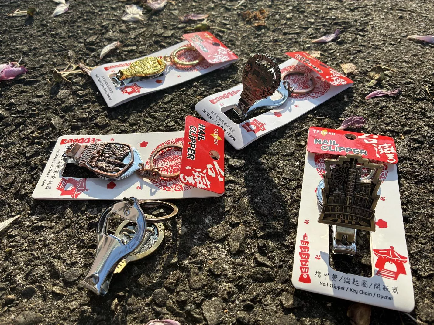 指甲剪開瓶器鑰匙圈 多功能指甲剪鑰匙圈 台灣紀念品指甲剪 機車鑰匙圈配件 taiwansouvenirs  Nail clippers