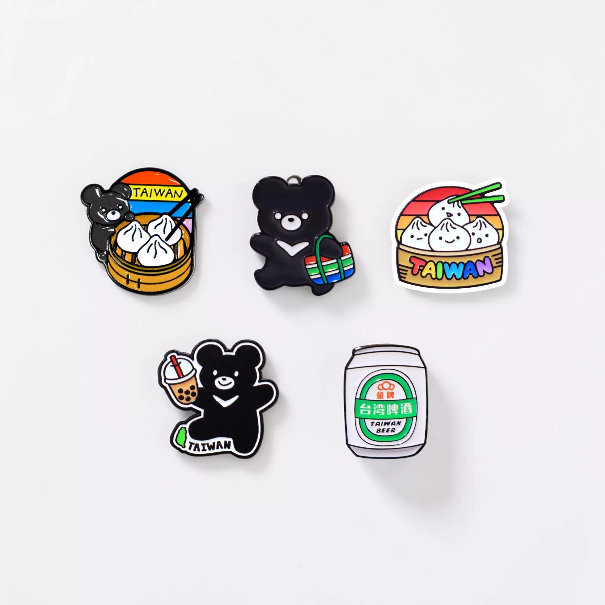 黑熊美食 – 烤漆金屬徽章｜Black Bear Food – Enamel Pin