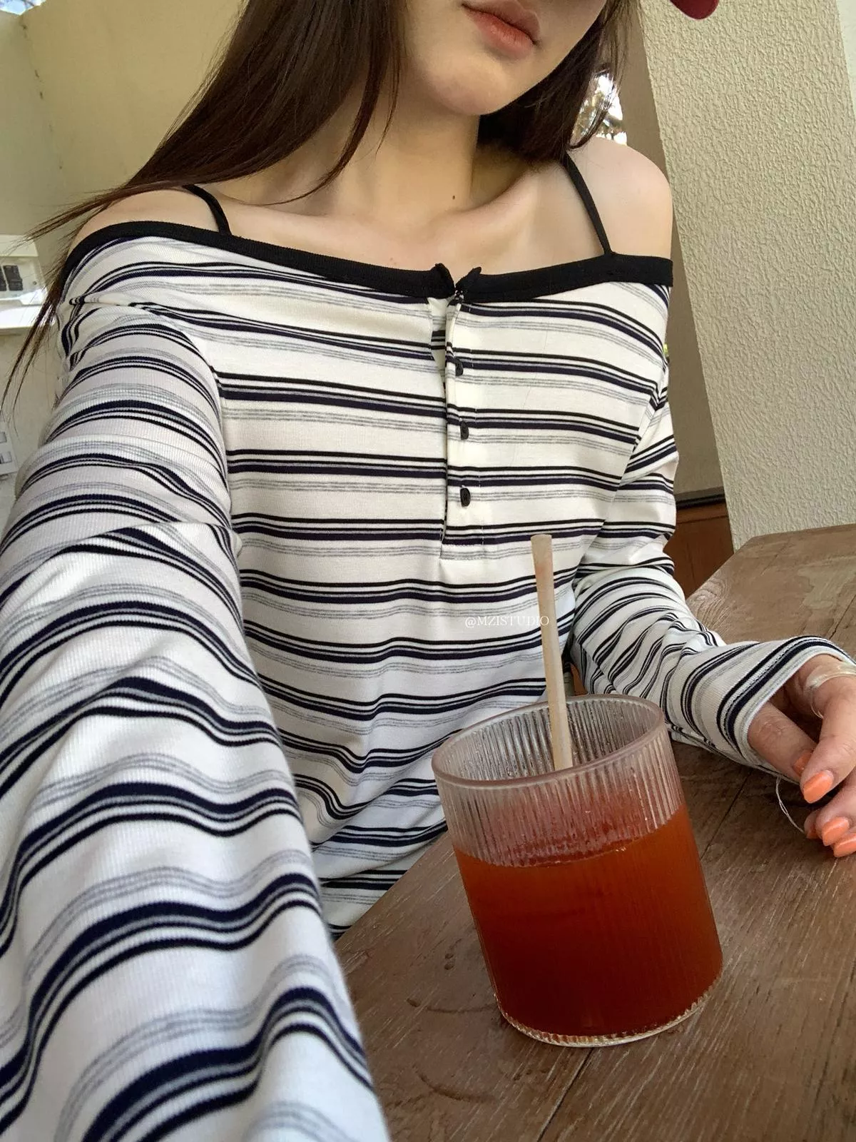 捕捉高級質感韓系春季天絲撞色邊條紋一字肩小性感套頭長袖T恤