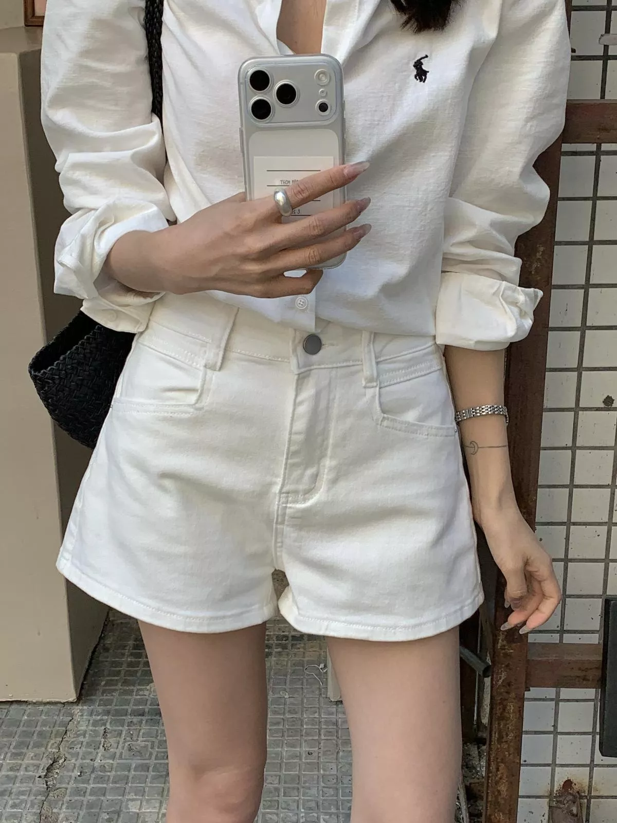 一秒拉長腿！簡約高腰A字顯瘦牛仔短褲