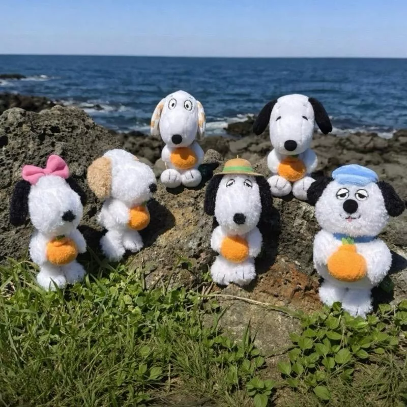 韓國濟州島限定Snoopy Garden史努比抱橘絨毛吊飾｜正版史努比吊飾玩偶10cm鑰匙圈療癒可愛送禮