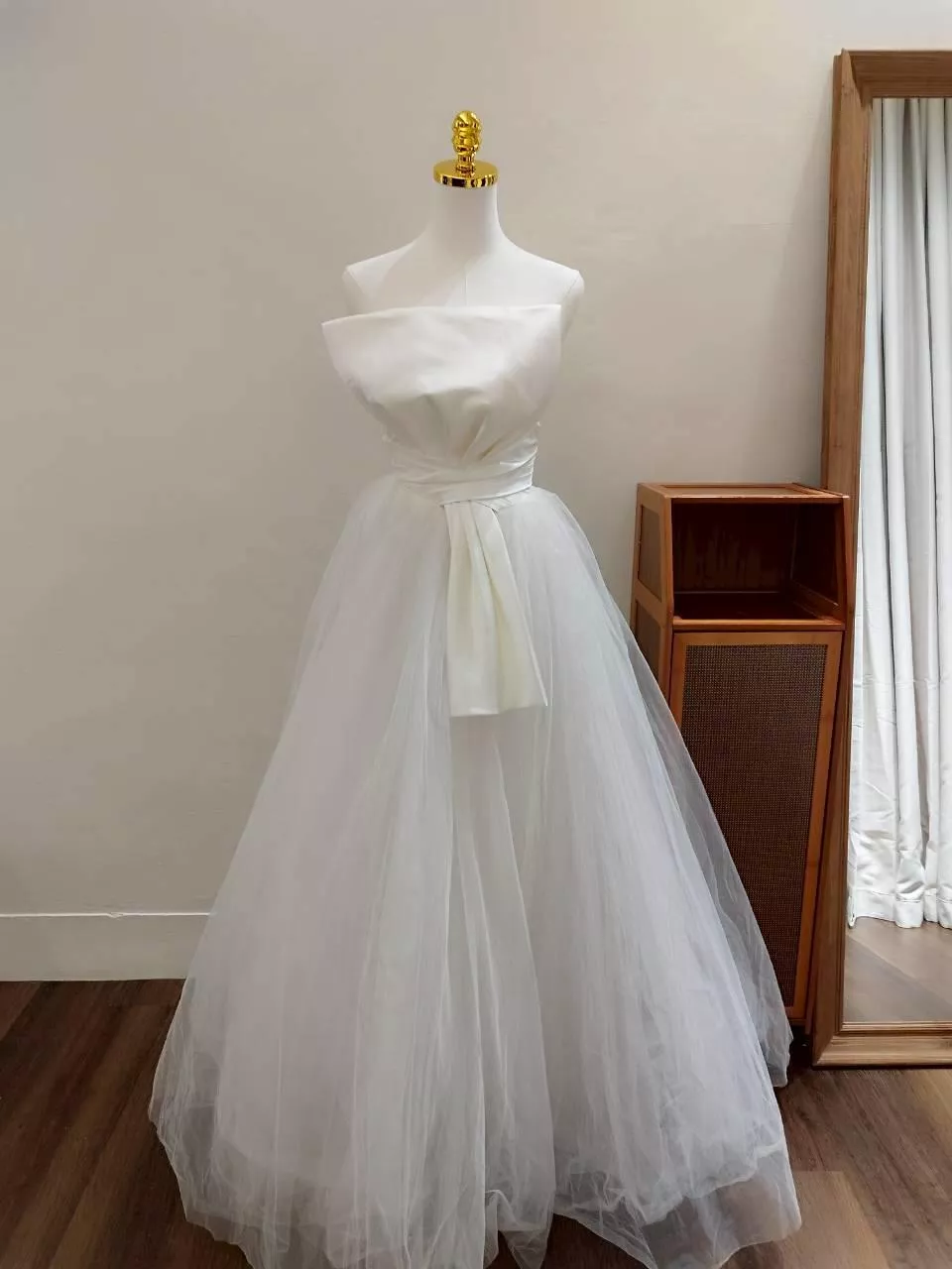 現貨 二手婚紗 二手禮服 小禮服 宴會服 音樂會服裝 表揚大會禮服 婚紗 白紗 晚禮服 婚禮 畢業舞會 禮服 魚尾
