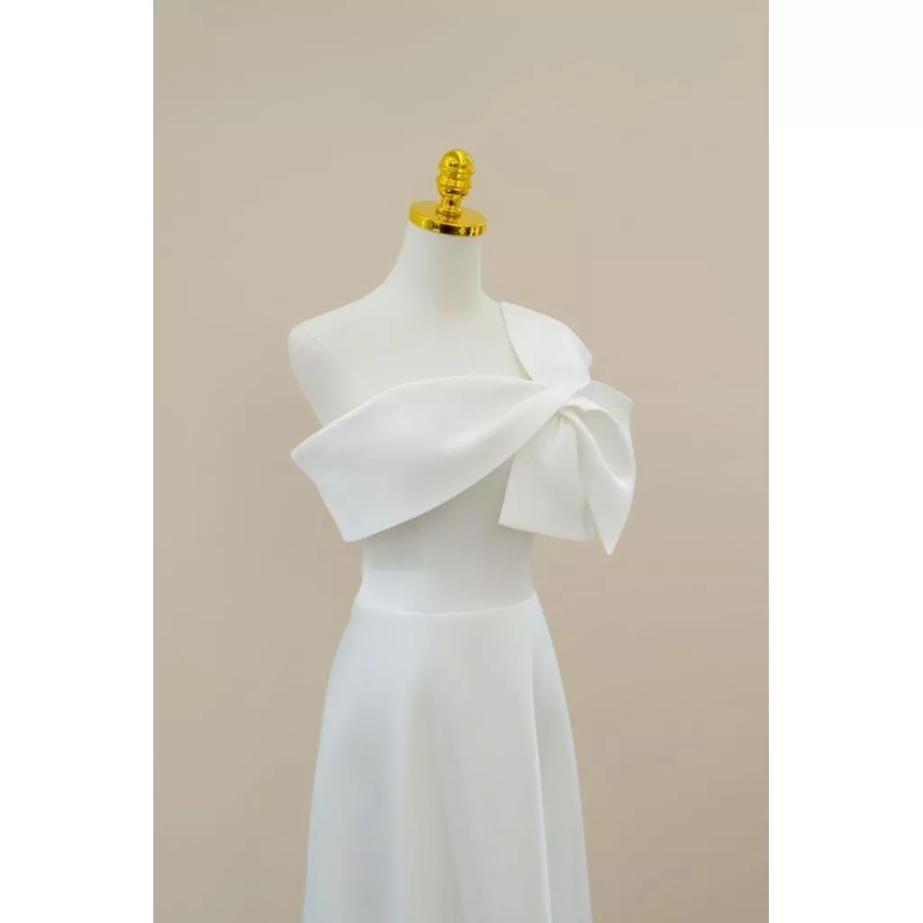 預購 訂製婚紗 二手禮服 小禮服 宴會服 音樂會服裝 表揚大會禮服 婚紗 白紗 晚禮服 婚禮 畢業舞會 禮服 魚尾