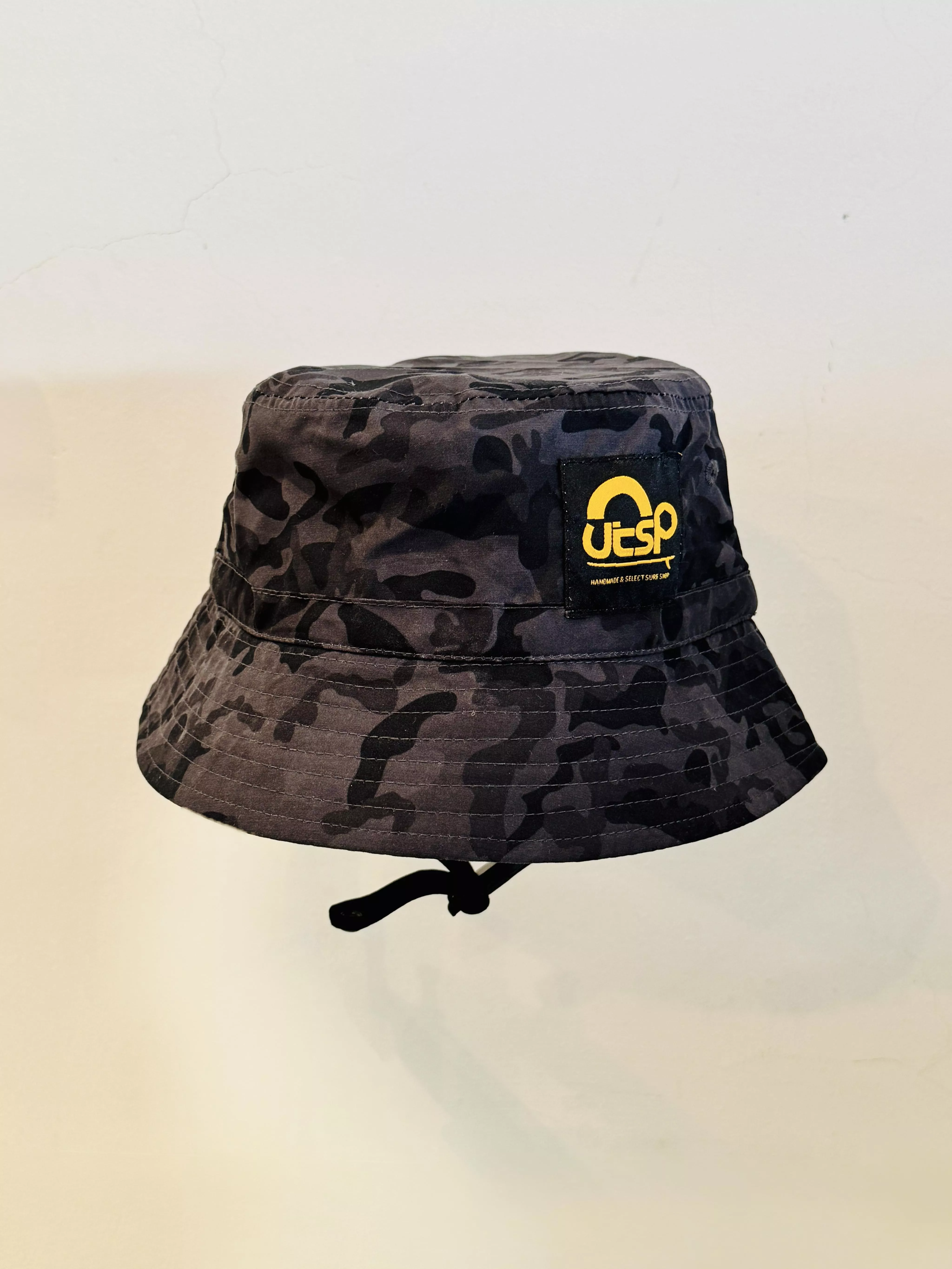 Outside Paradise 衝浪帽 黑迷彩