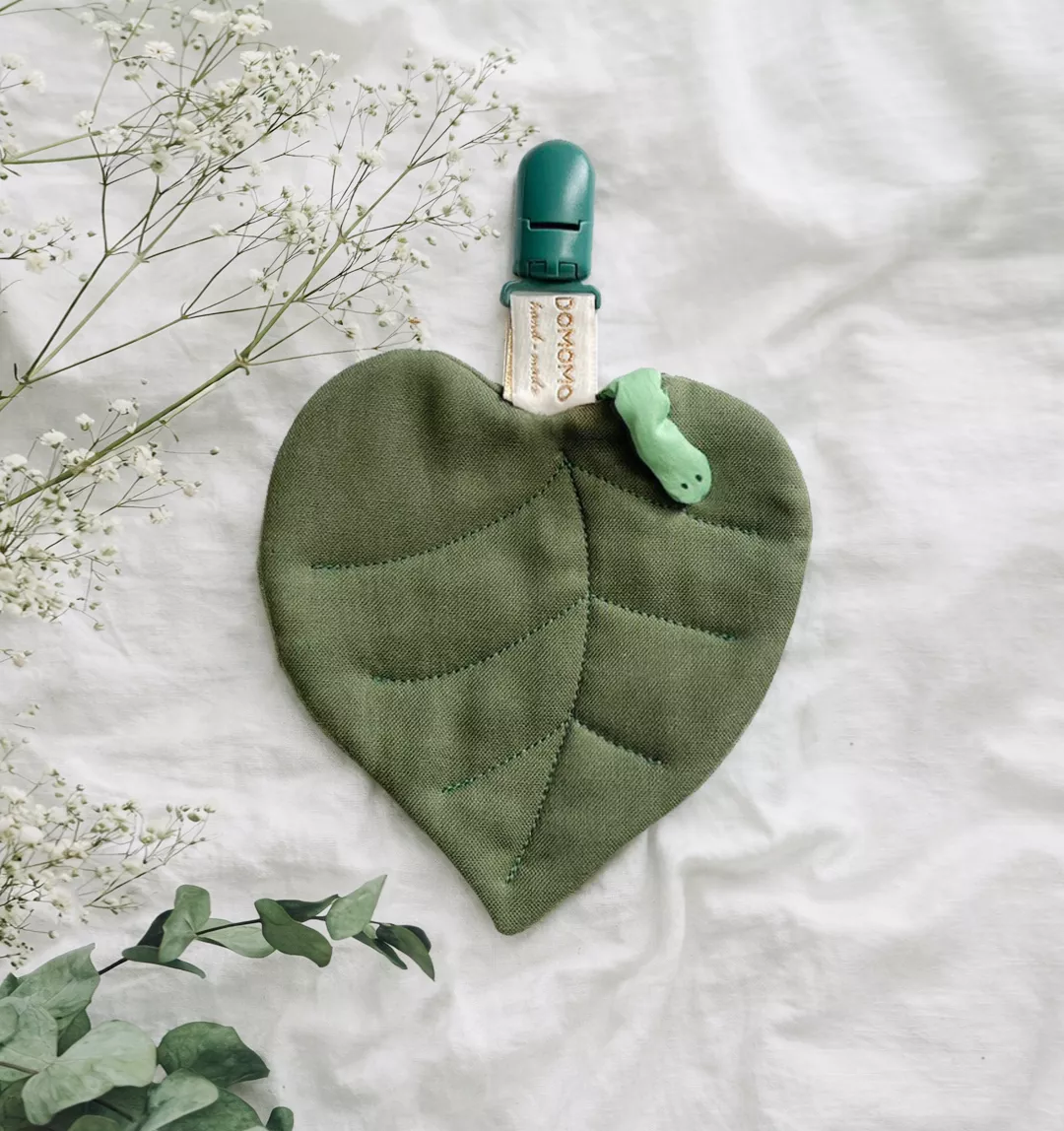 葉子造型安撫手帕夾｜小毛毛蟲款｜嬰兒口水巾夾