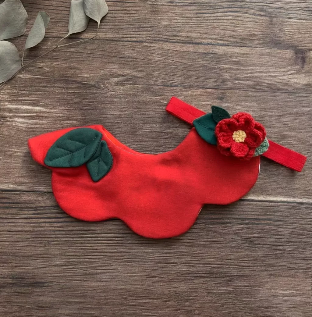 椿花山茶花 ツバキ 聖誕花  360度旋轉 雙面用 圍兜 寶寶口水巾