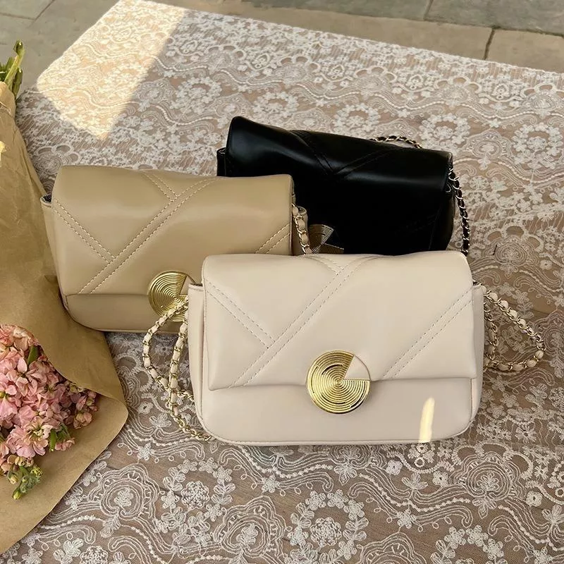 Featured 菱格鏈條高級感設計單肩斜挎包