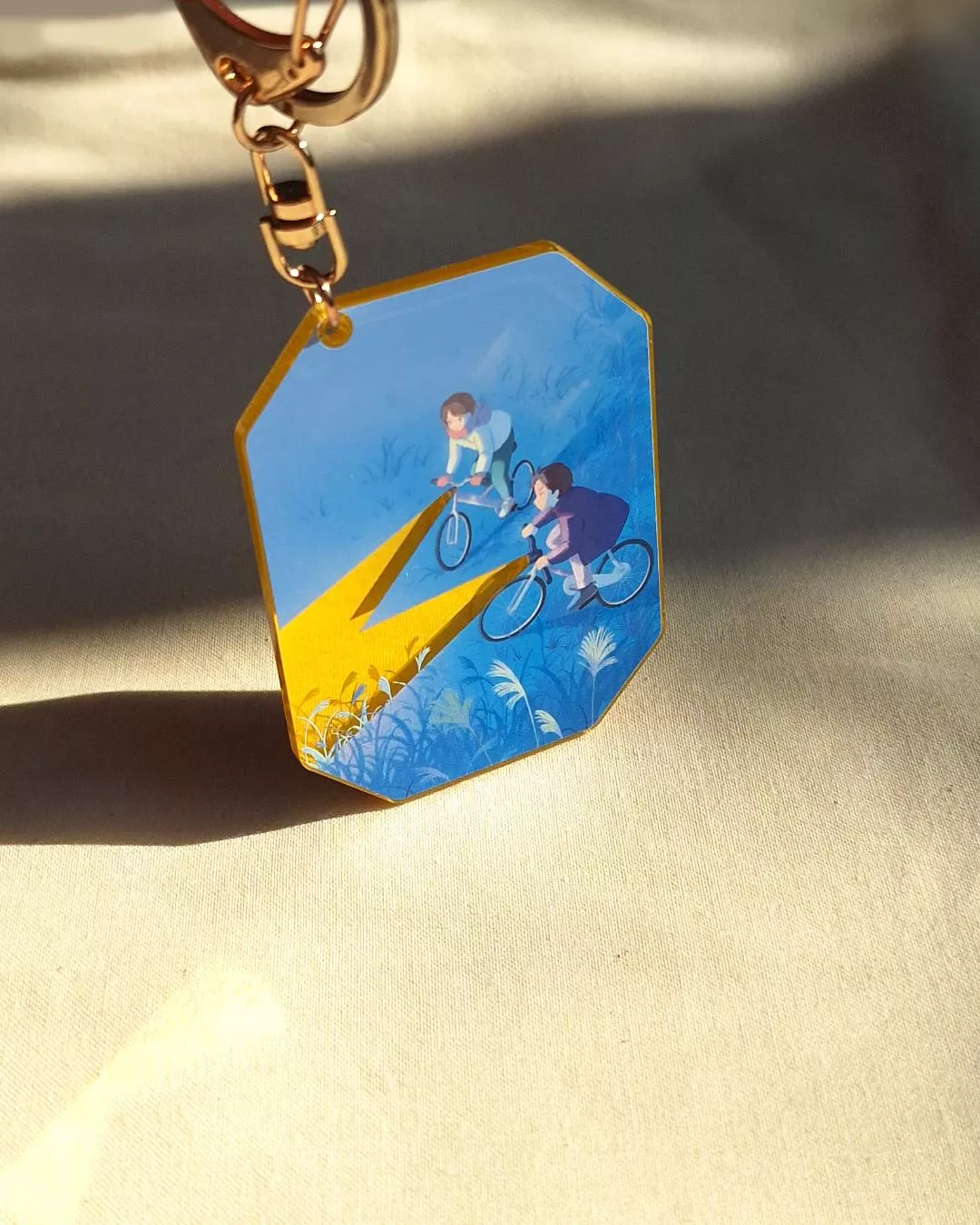 何畇蓁｜鏡面壓克力-車燈