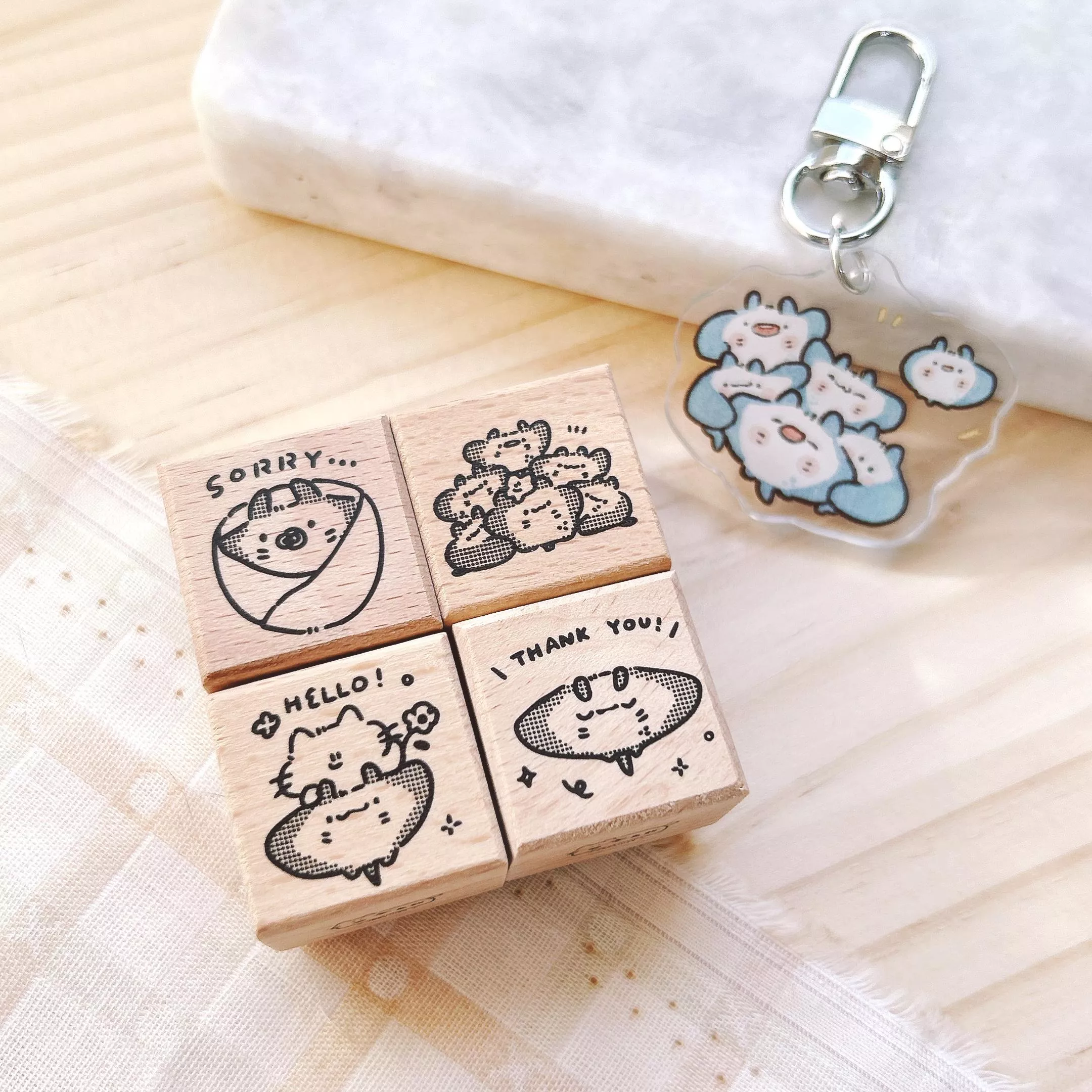 魚餅一隻熊｜魟魚與貓貓 系列木章