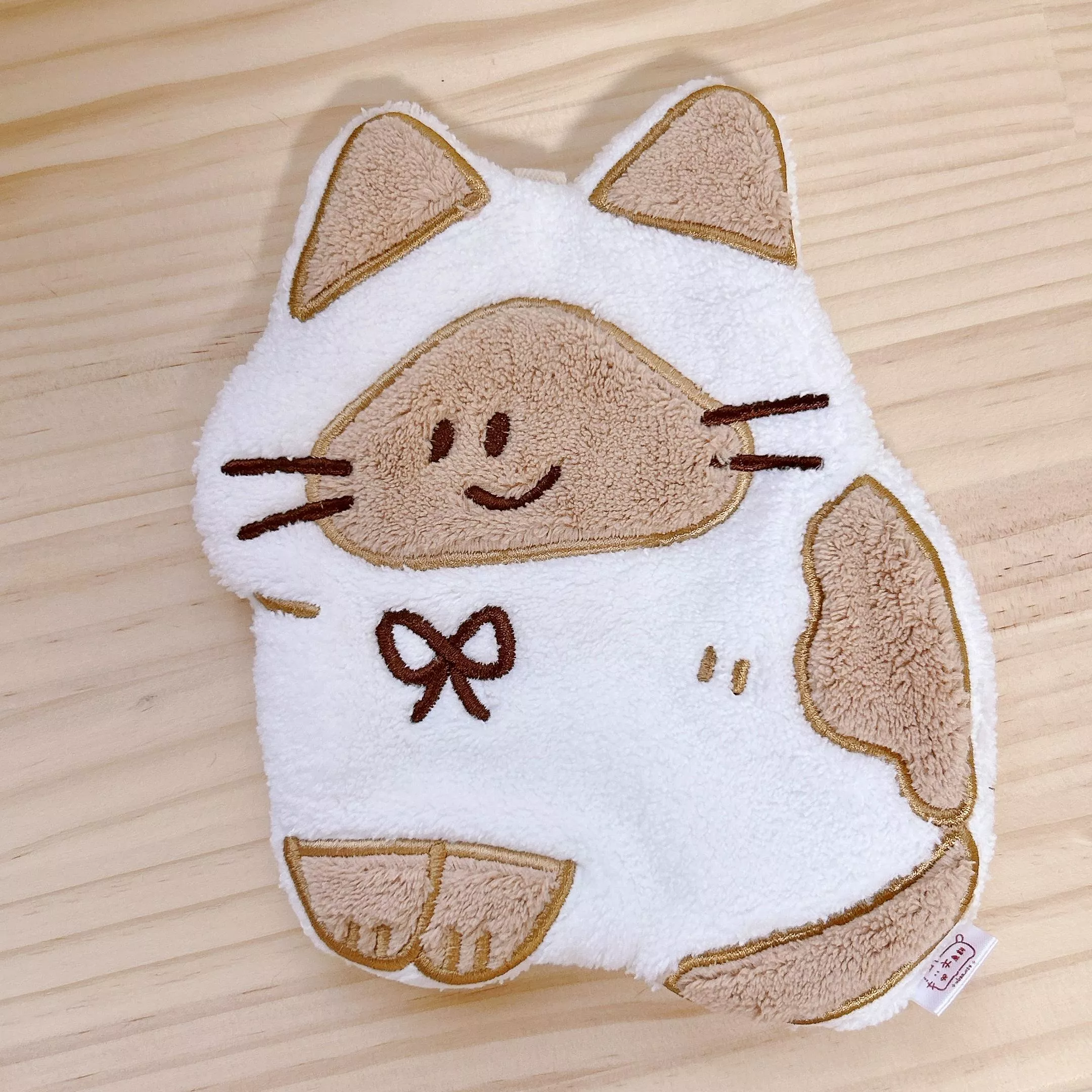 魚餅一隻熊｜麵包貓擦手巾