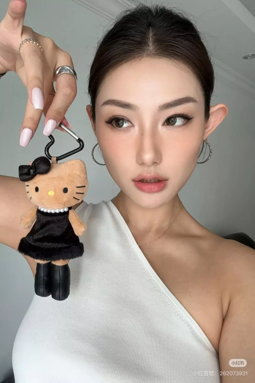 三麗鷗 Sanrio 日本限定 hello Kitty 長腿Kitty 吊飾 