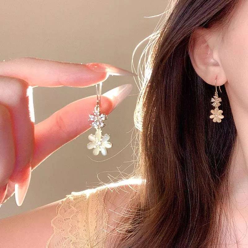 韓系氣質貓眼石花朵鑲鑽耳環