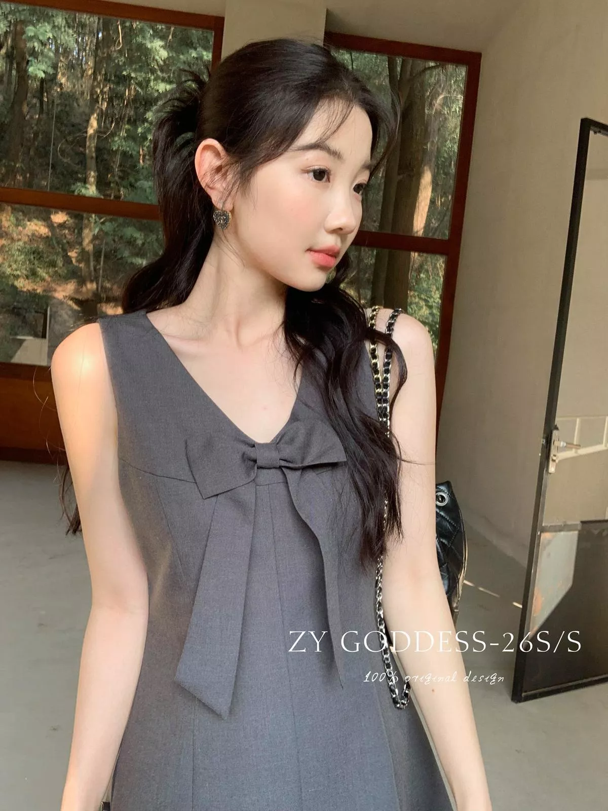 【C8939】溫柔千金風V領蝴蝶結無袖萊賽爾背心拼接歐根紗下襬連衣裙