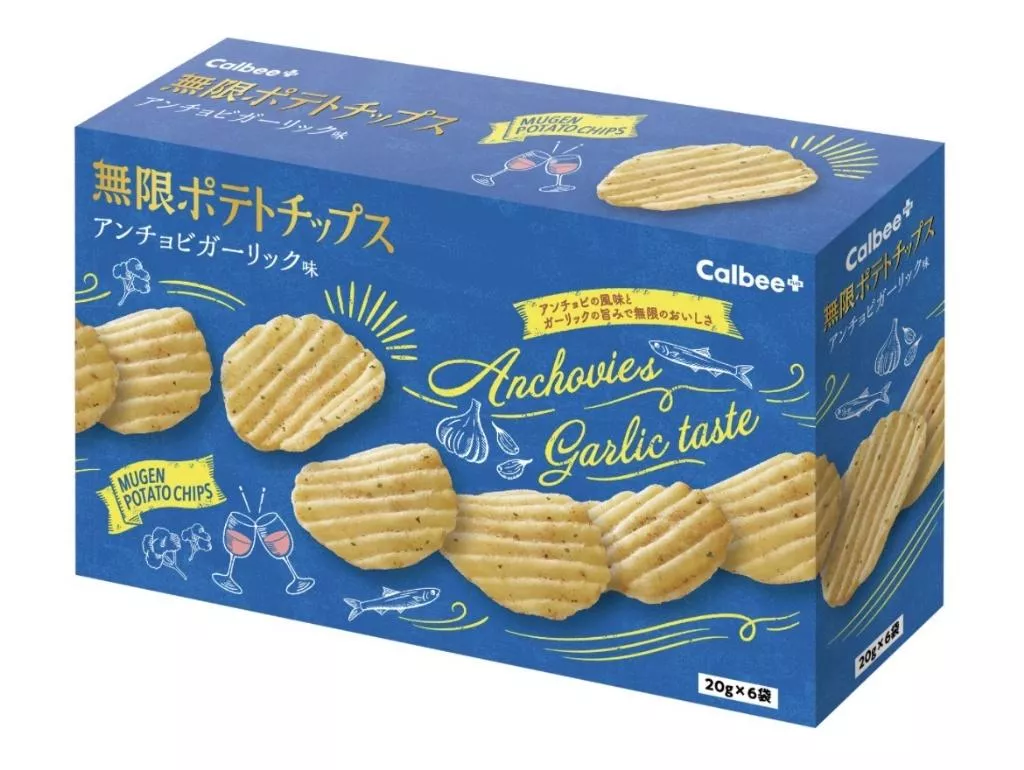 【Calbee 卡樂比】無限洋芋片｜Anchovies Garlic taste｜鯷魚蒜香口味洋芋片（20g×6袋）