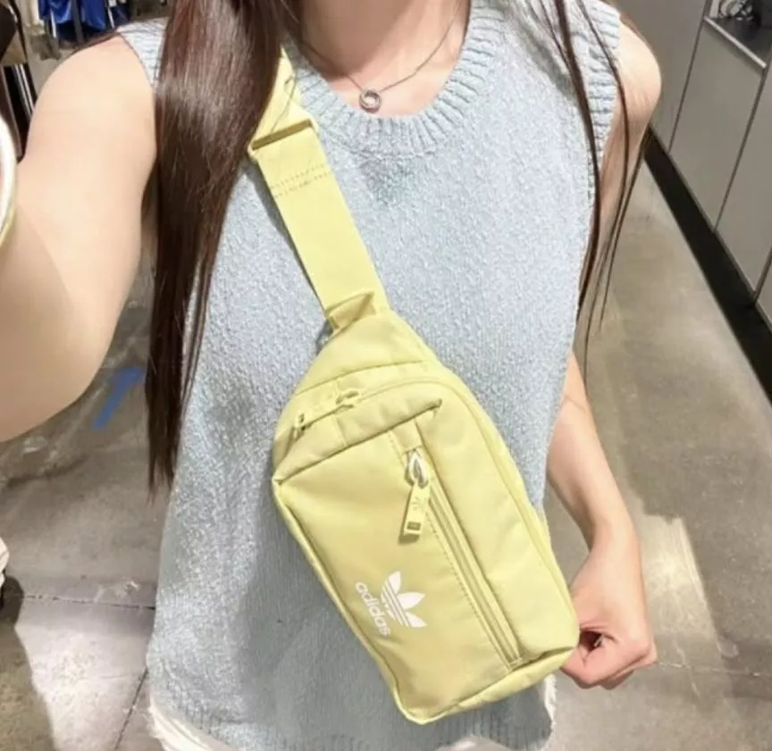 Adidas 糖果色小腰包