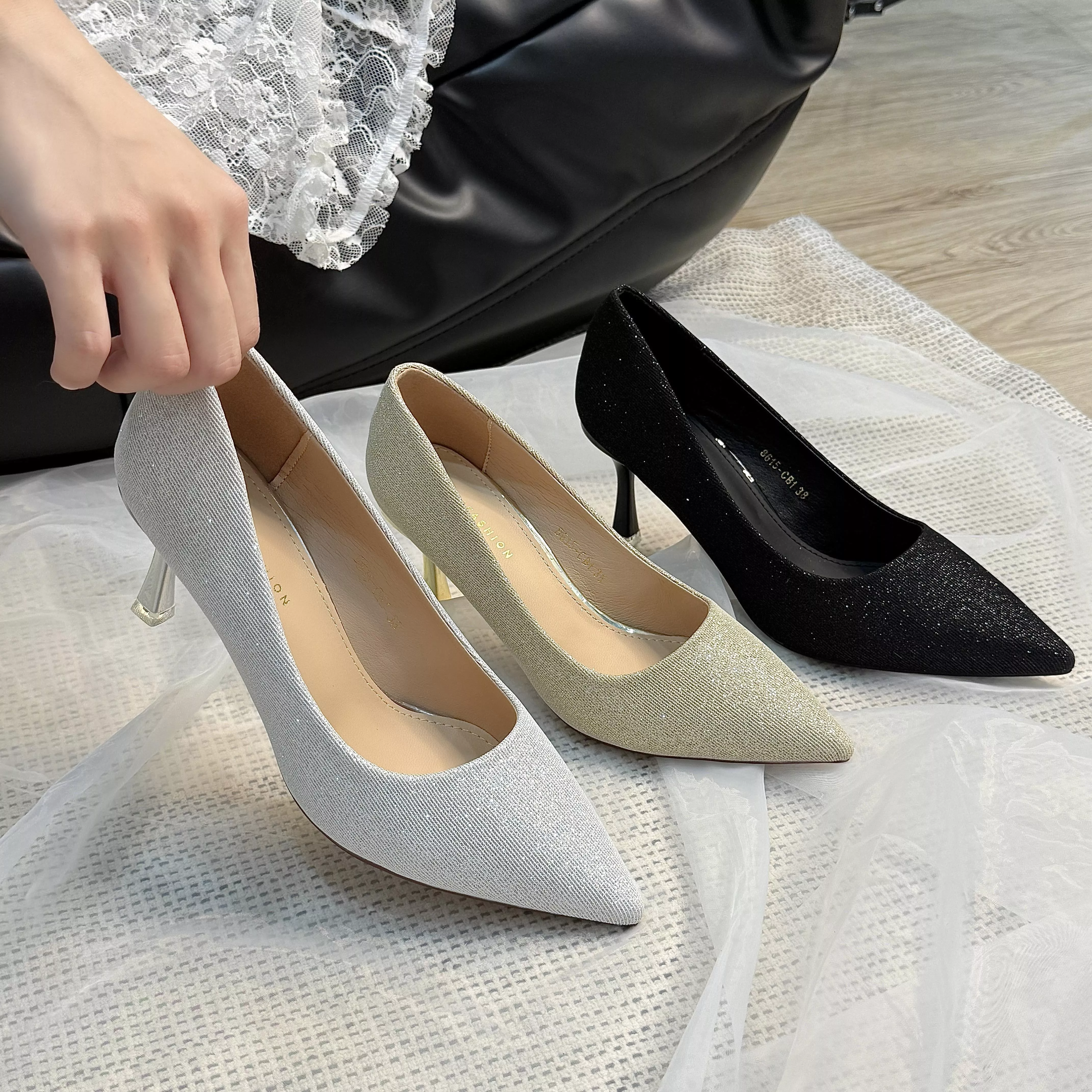 細閃布全包細跟鞋