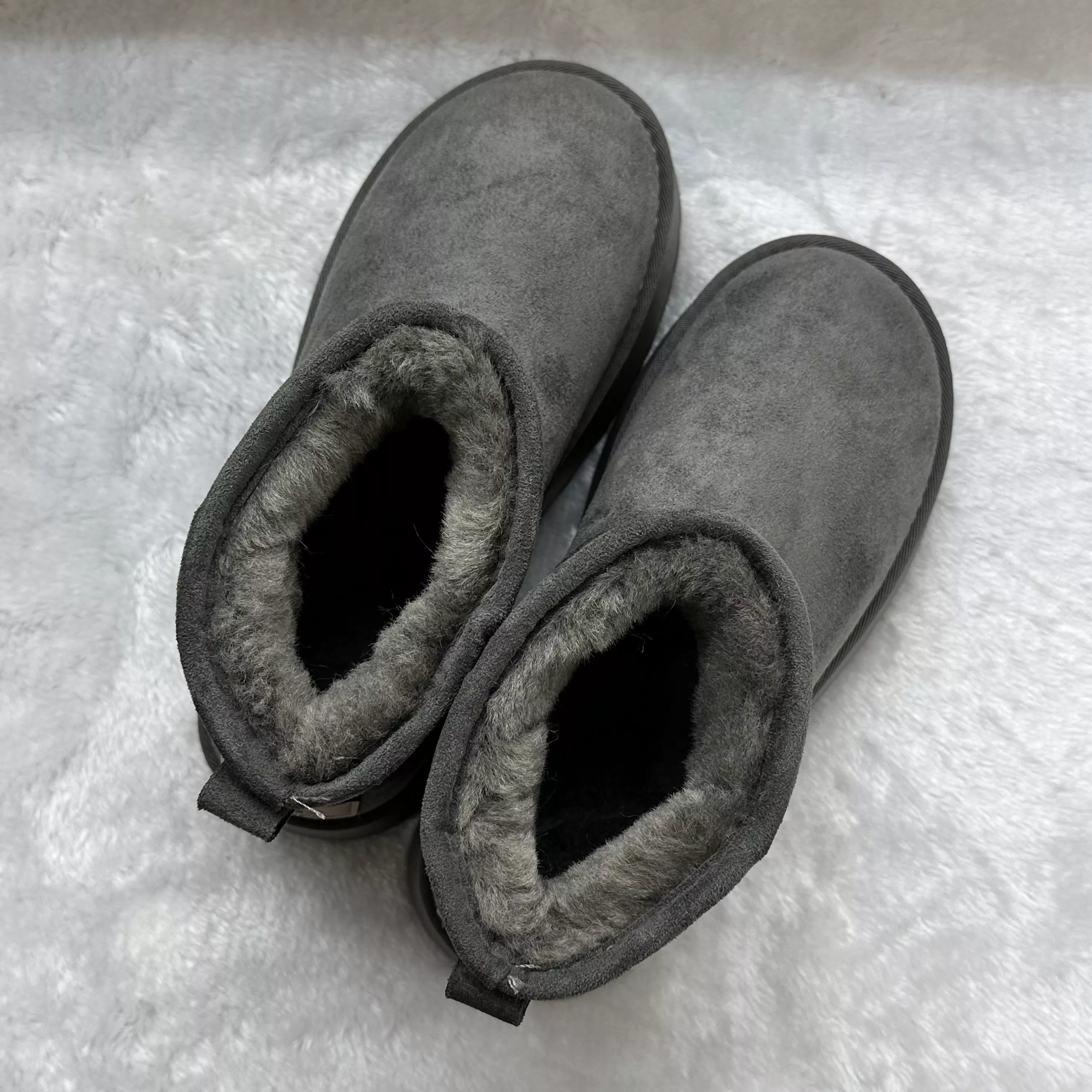 莫蘭迪灰刷毛厚底雪靴