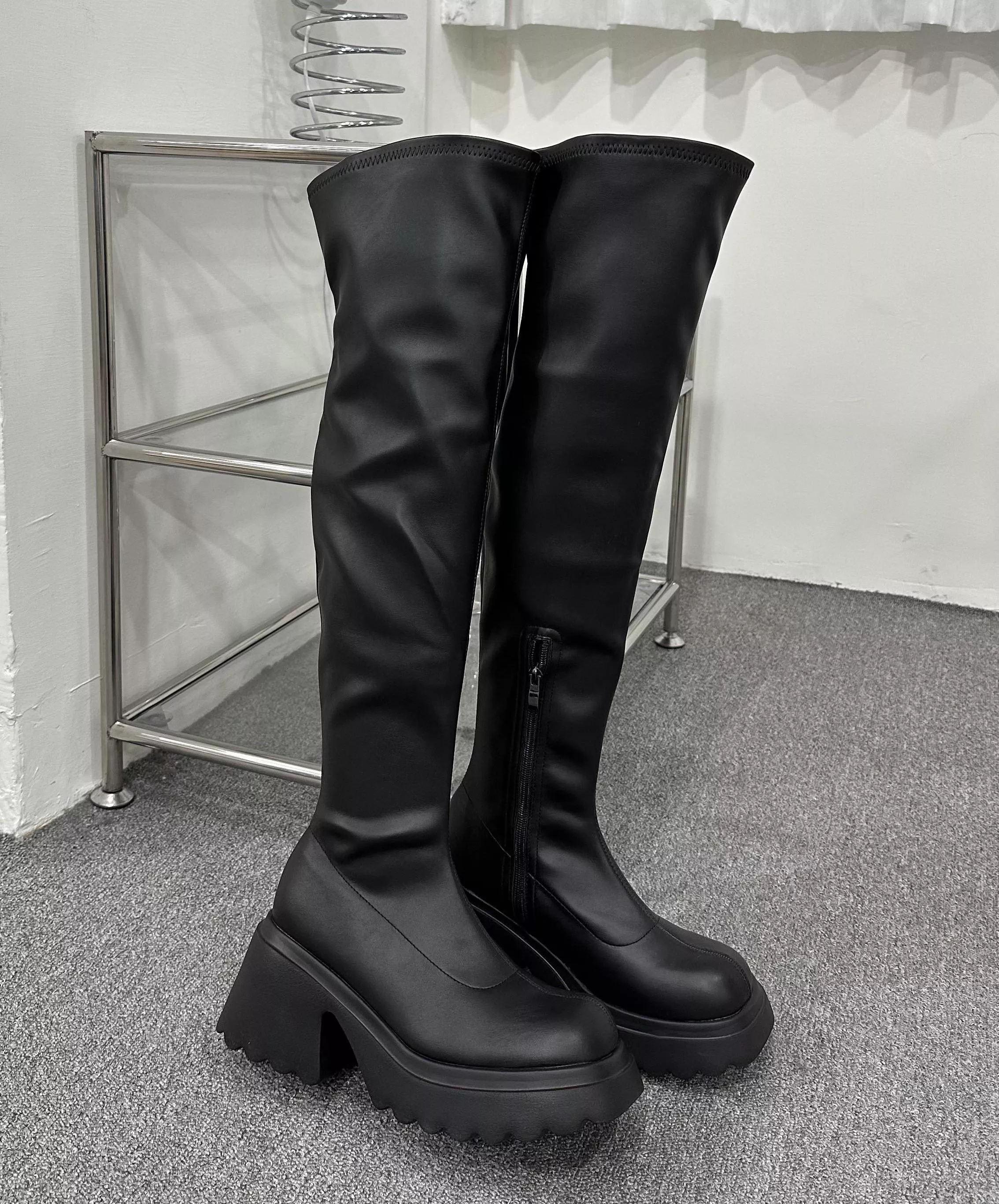 特長靴筒！霧黑縫線側拉鍊膝上靴