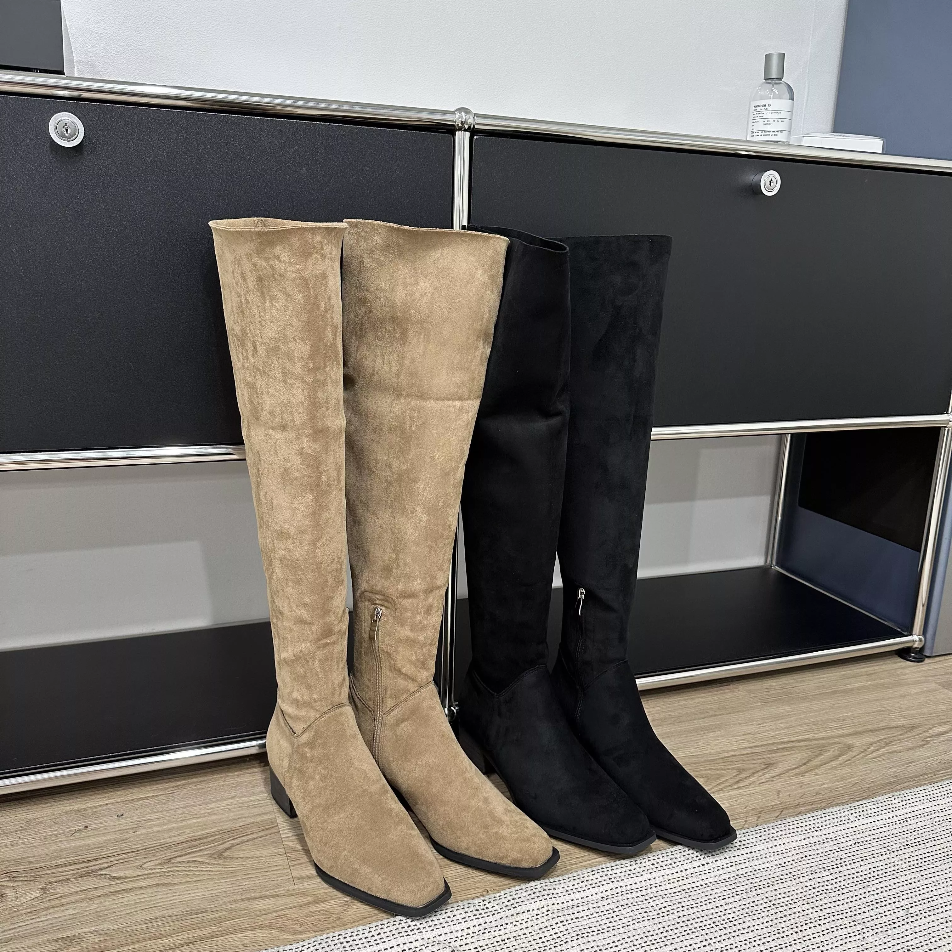 兩穿麂皮木根膝上靴