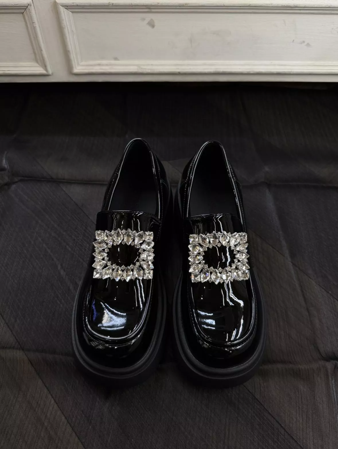 鑽光迴廊 水鑽方扣漆皮樂福鞋