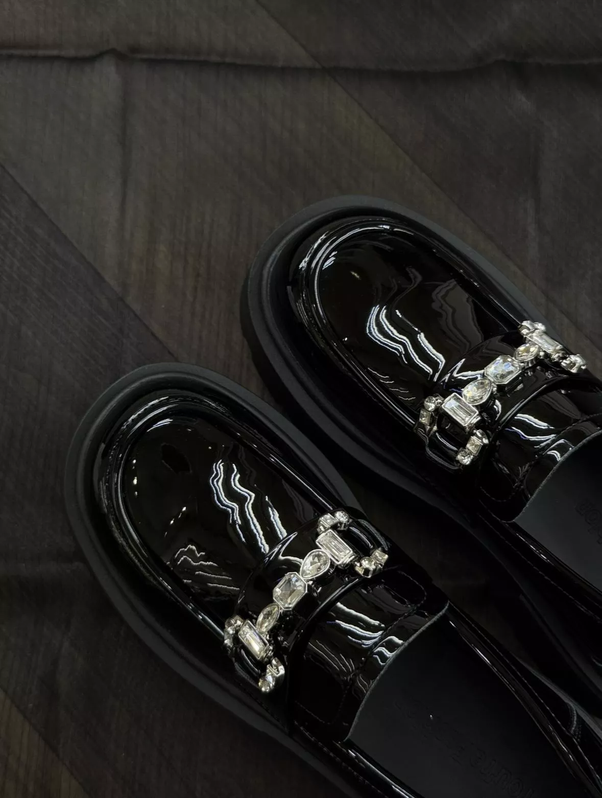 午夜鑽影 水鑽漆皮樂福鞋