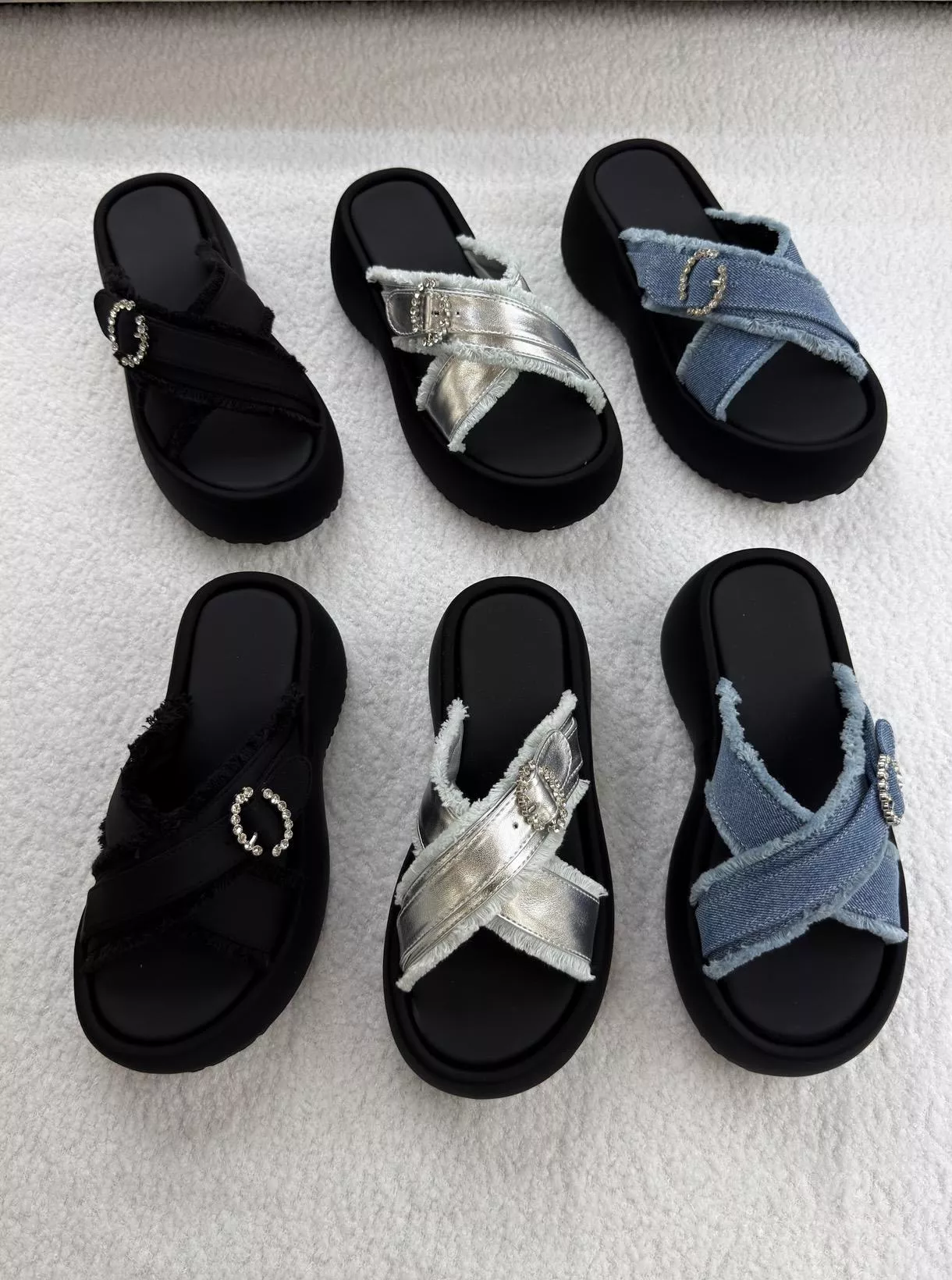 交叉鑽扣毛邊厚底拖鞋