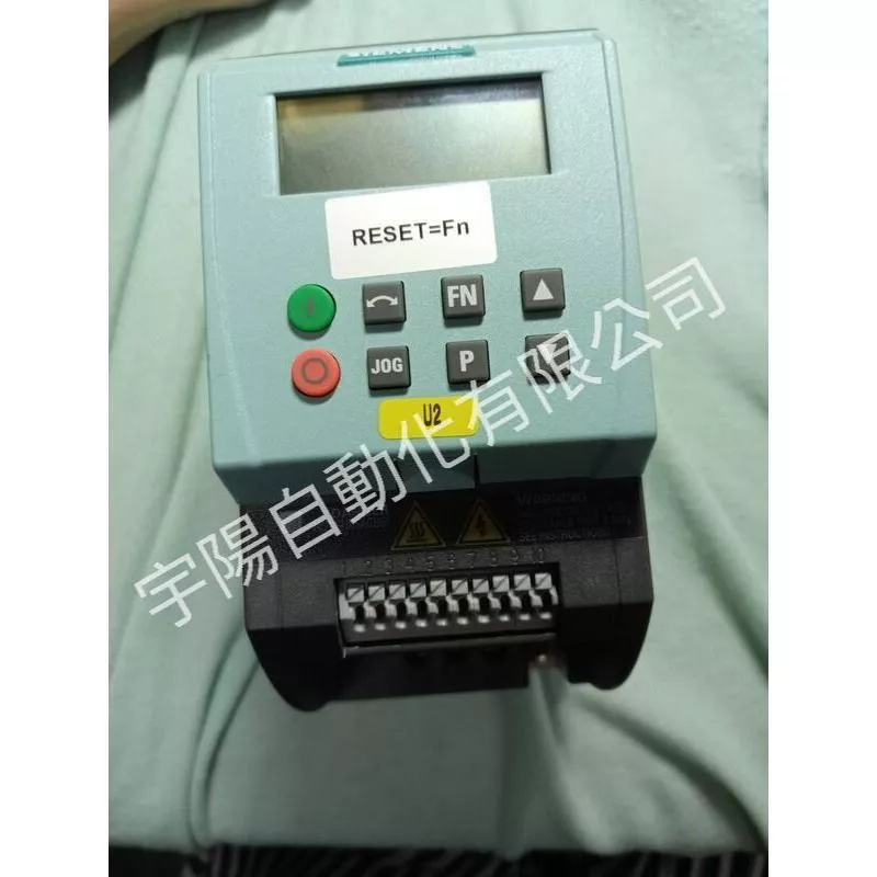(8成新)SIEMENS 西門子變頻器 G110系列 6SL3211-0AB13-7BA1 單相220V入電 半馬