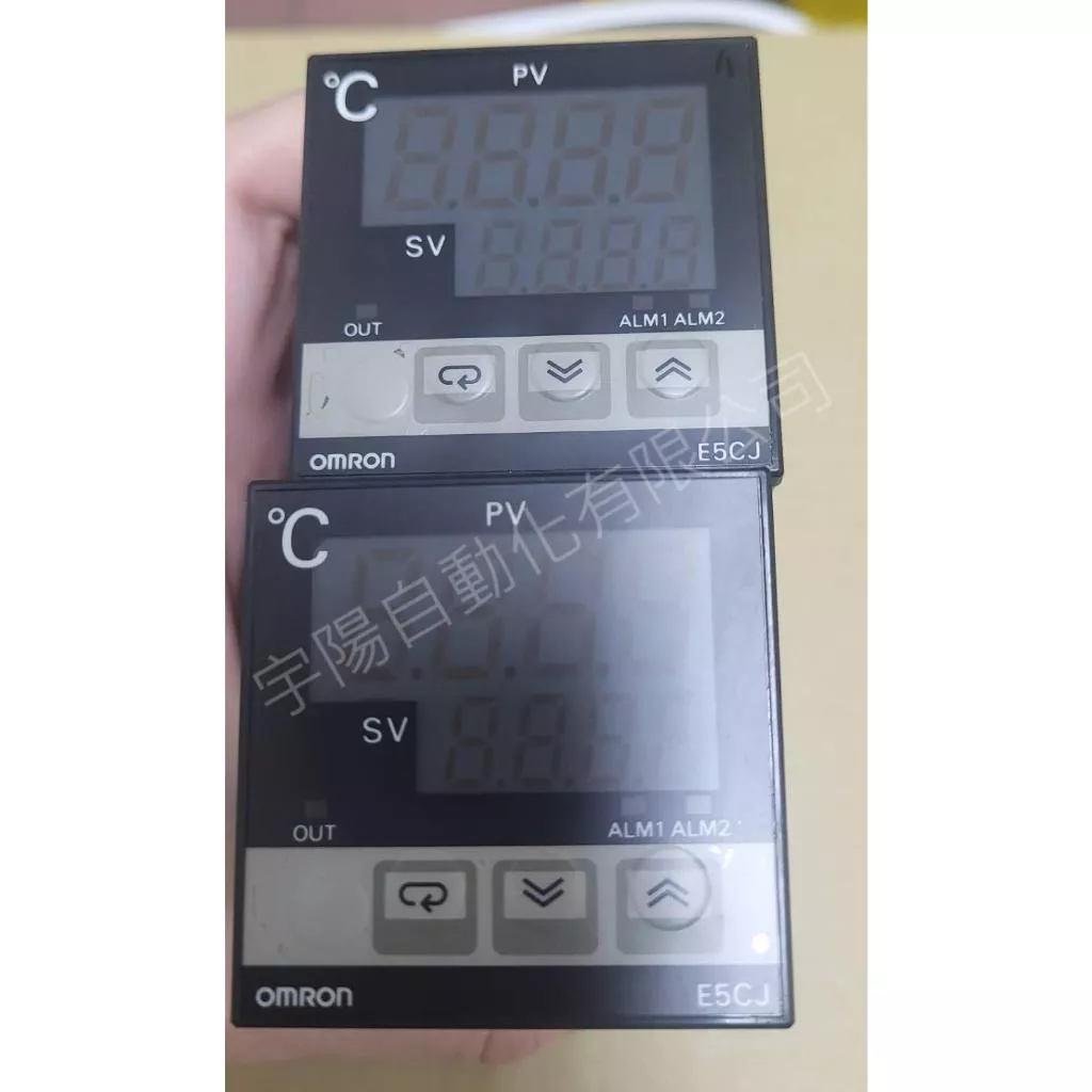 OMRON歐姆龍 溫控器【E5CJ-Q2】(已測試)