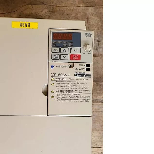 (已測試)YASKAWA安川變頻器VS-606V7系列 CIMR-V7AT47P6 三相400V 7.5kW 10馬