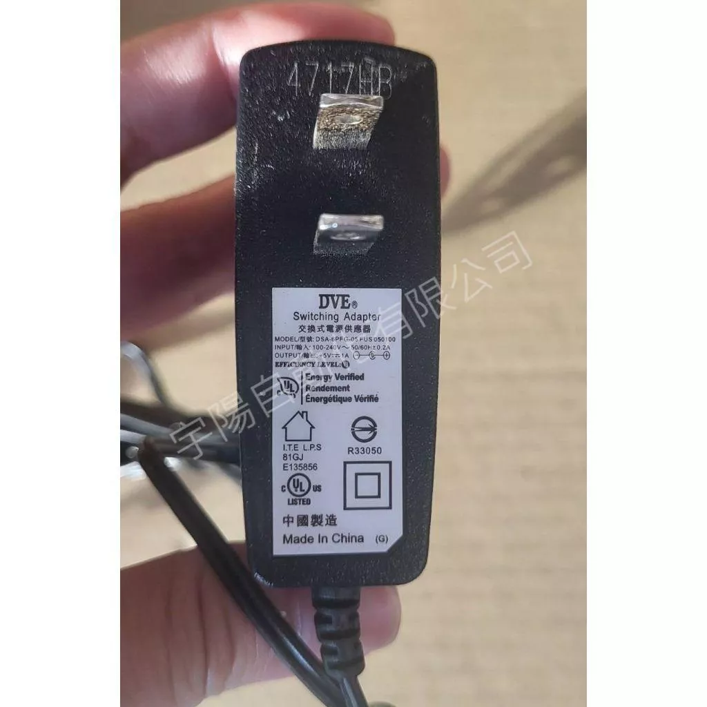 (9成新) DVE帝聞 交換式電源供應器DSA-6PFG-05 FUS 050100