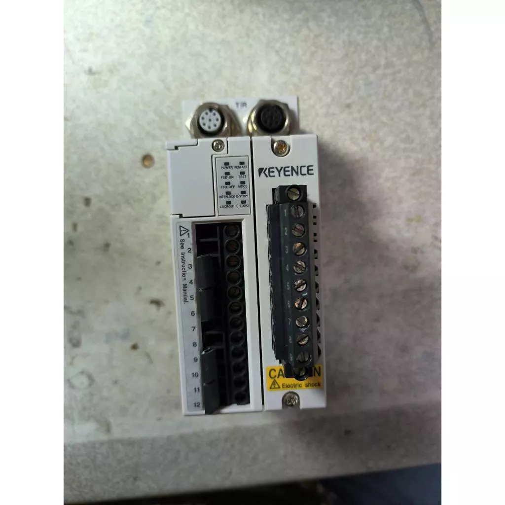 KEYENCE 基恩斯 控測器 SL-R11 安全光柵控制器