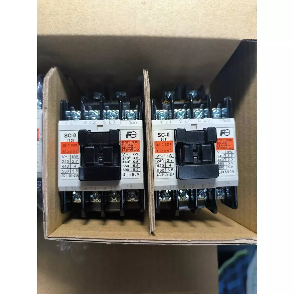 (外觀佳) Fuji 富士電磁接觸器 SC-0 <13> 電磁開關 買10顆有盒子