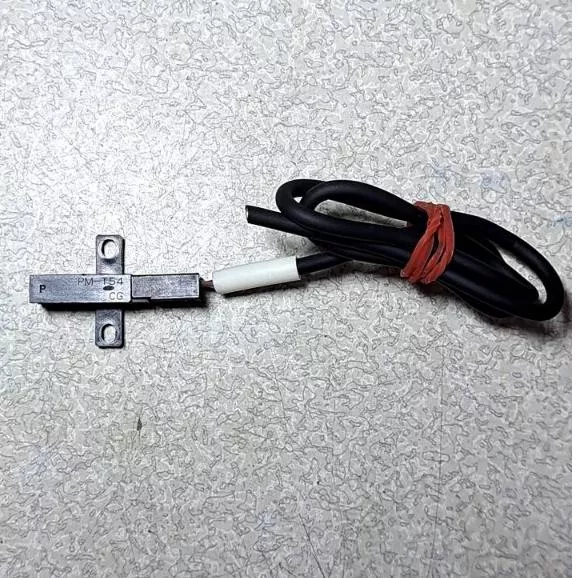 PANASONIC松下 (SUNX) U槽型帶線光電 光遮斷器 PM-T54附CN-14H