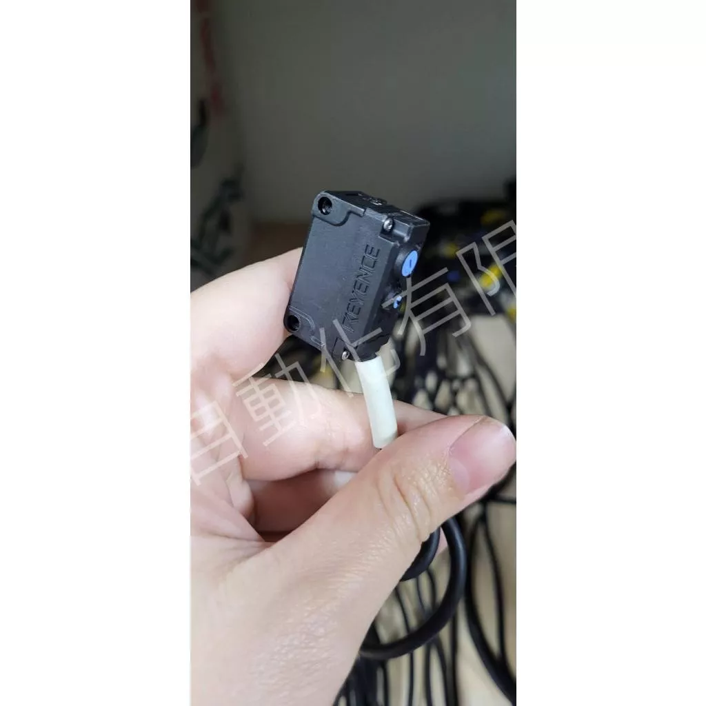 KEYENCE基恩斯 PZ-G61N 矩形 回歸反射型 纜線型 反射鏡片 R-2L