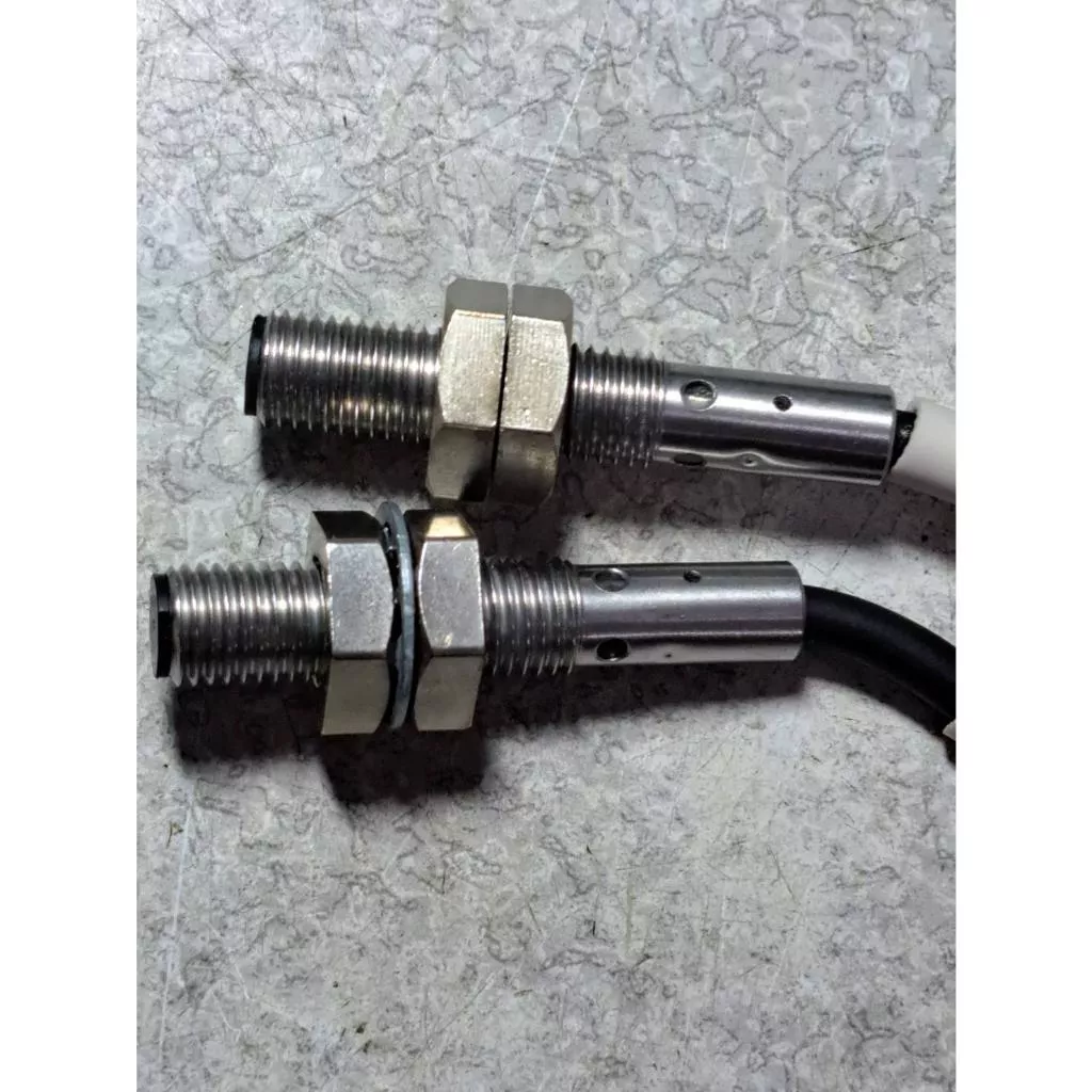 歐姆龍OMRON 近接開關 m8三線 E2B-S08KS02-WP-C1 平頭