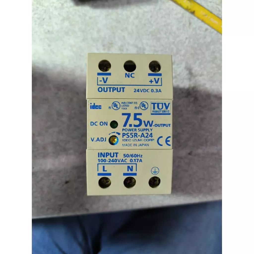 和泉IDEC 電源供應器 PS5R-A24 0.3A PS5R-SE24 3.75A DC24V