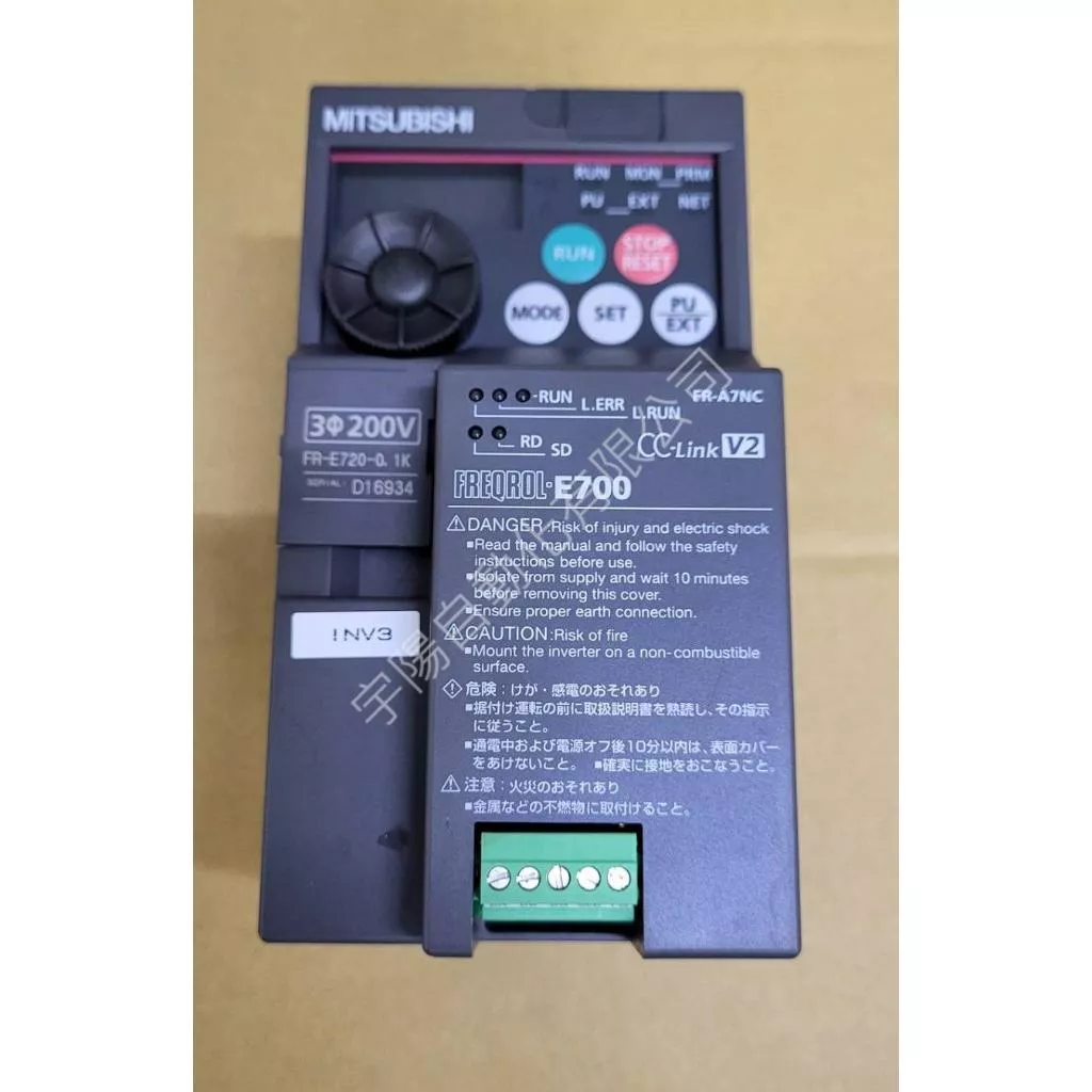日本MITSUBISHI三菱變頻器 FR-E720-0.1K FR-E720-0.2K 三相220V 附CCLINK