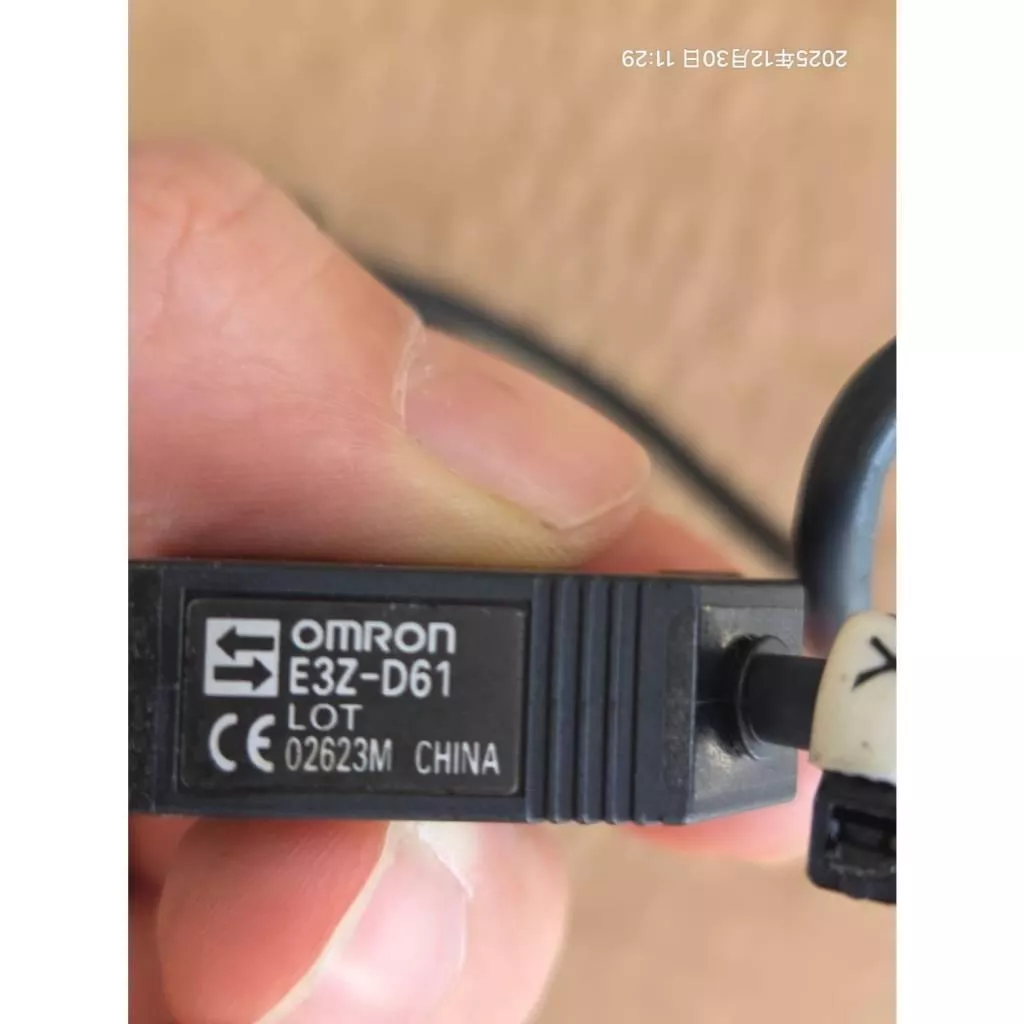 歐姆龍 OMRON 光電開關 擴散反射型 E3Z-D61
