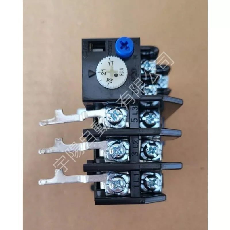 (庫存新品) 士林電機TH-P20 熱動電驛 過載繼電器12-18A 17-24A 附連接片