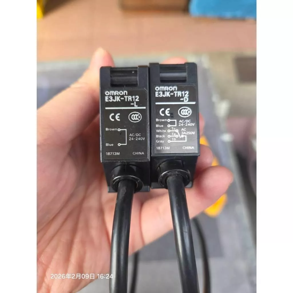 OMRON E3JK-TR12-D E3JK-TR12-L 電源24-240VAC/DC 5M接點輸出 光電感測器