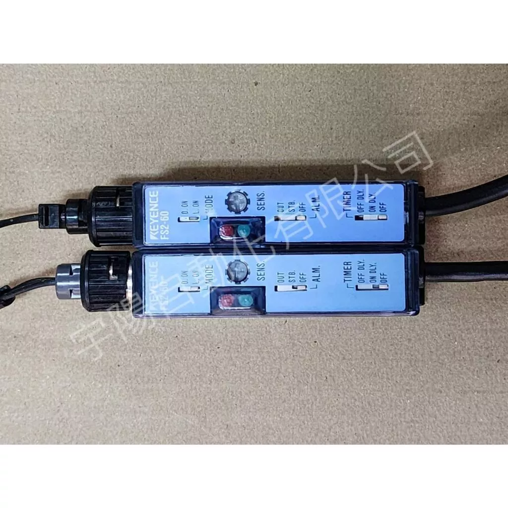 基恩斯 KEYENCE FS2-60 光纖放大器