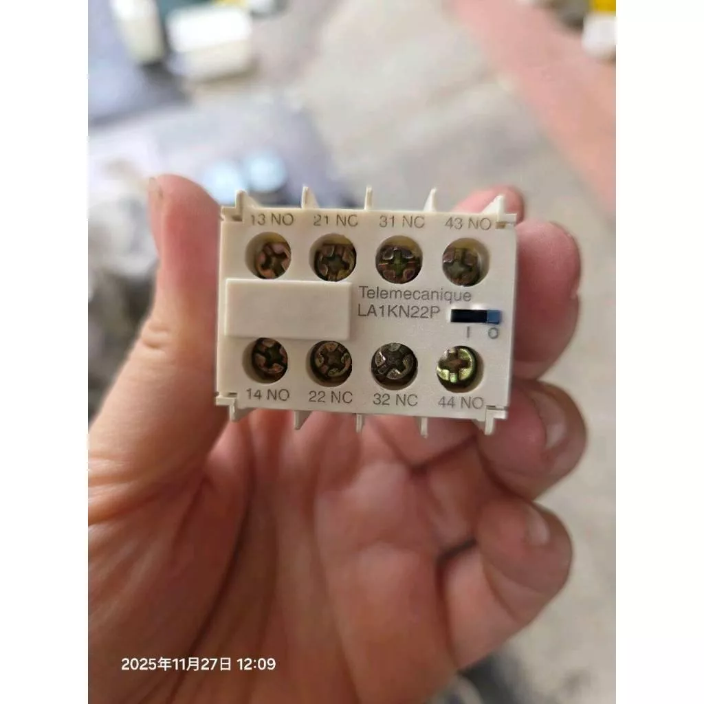 施耐德/特立美 LP1K系列輔助觸點LA1KN11 LA1KN22P LA1KN40