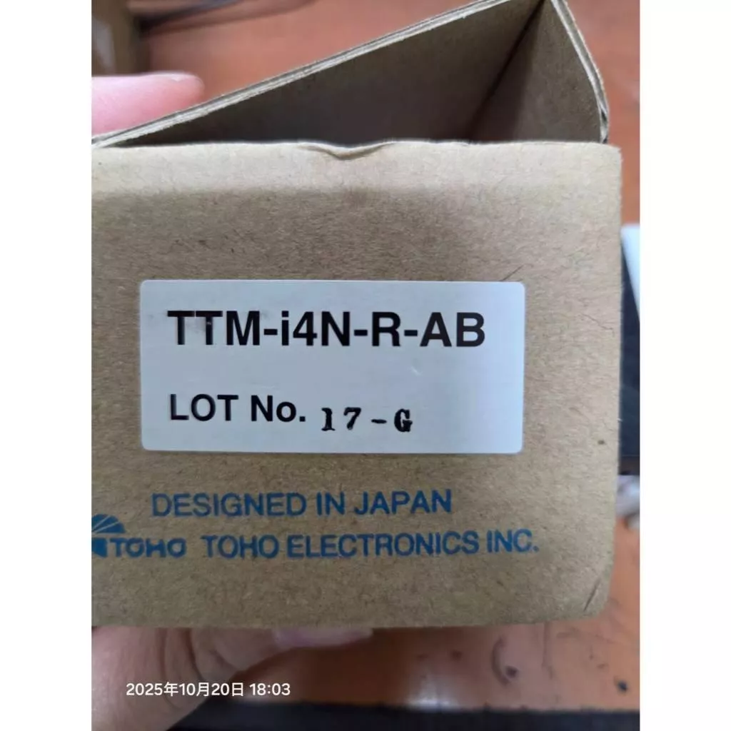 (盒裝新品)日本TOHO 溫度表 TTM-i4N-R-AB 溫度控制器 100-240VAC 繼電器輸出