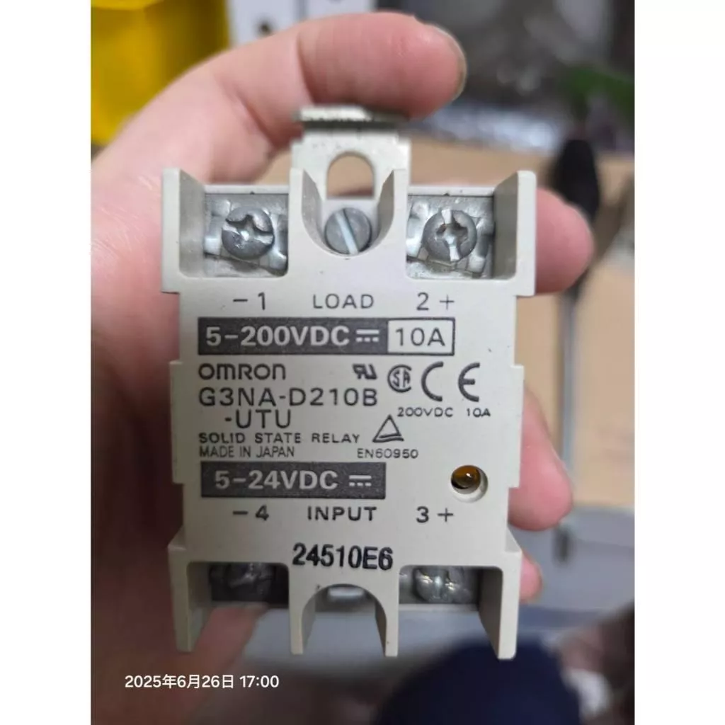 OMRON 歐姆龍 G3NA-D210B-UTU 10A 5-200VDC 固態繼電器