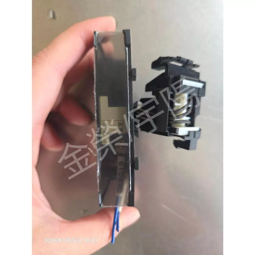 三菱側邊安裝型輔助接點模組 AX--2SWLS 適用於NF250-CW